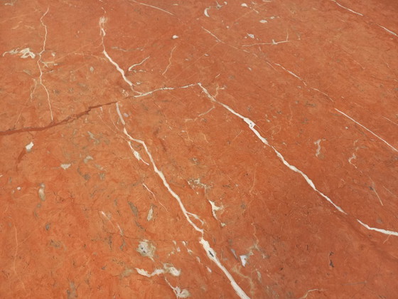 Image 1 of Vintage ovale eettafel van roze marmer uit de jaren 70/80.