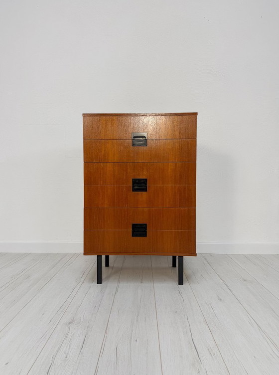 Image 1 of Dressoir van teakhout uit de jaren 60 in de stijl van Cees Braakman – Compacte ladekast