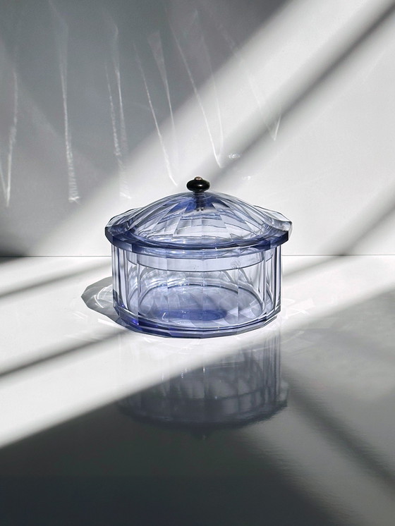 Image 1 of Vintage Italiaanse Art Deco dekseldoos prisma kristal geslepen bonbonnière paars lila 1930