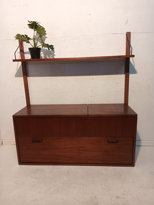 Bijzonder Vintage Design Wandmeubel (Gebruikt voor Audio)