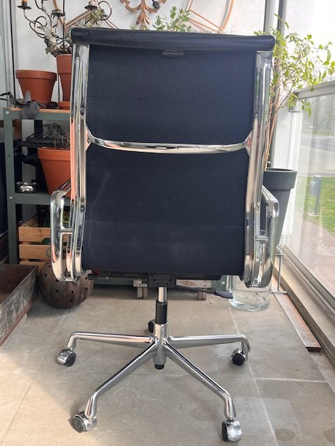 Image 1 of EA 216 Soft Pad Desk Chair by Charles & Ray Eames for ICF, 1970