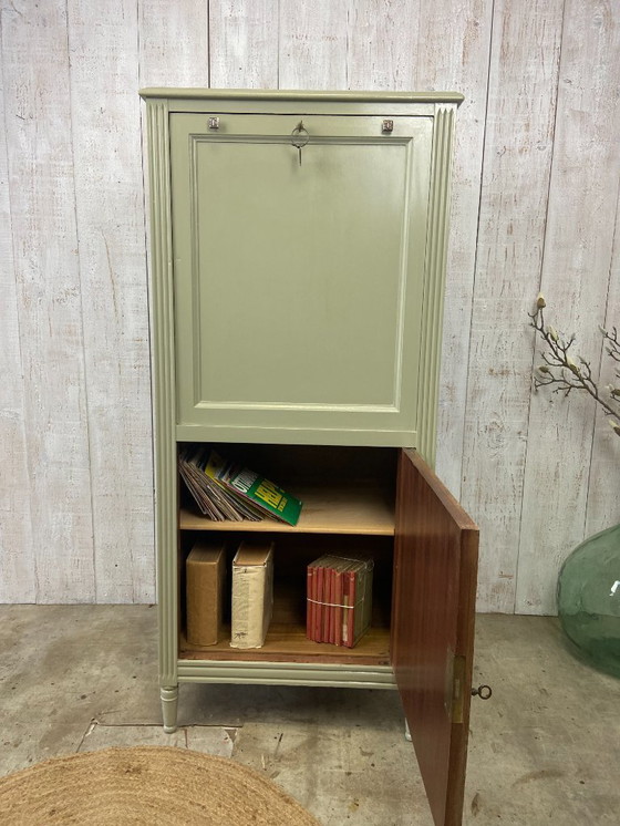 Image 1 of Secretaria de la década de 1950