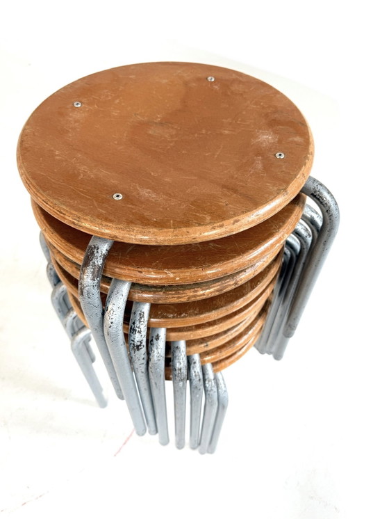 Image 1 of Charge von 92 Sperrholzhockern '70