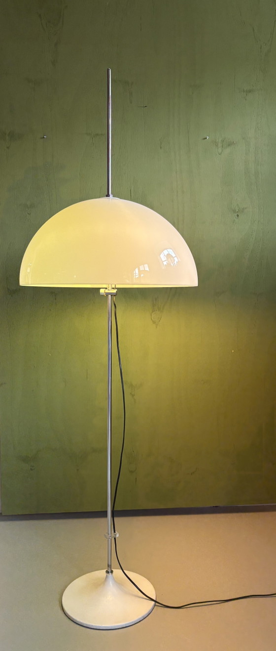 Gepo Space Age Mushroom adjustable floor lamp – Floor lights, Plastic (photo 5 of 9)