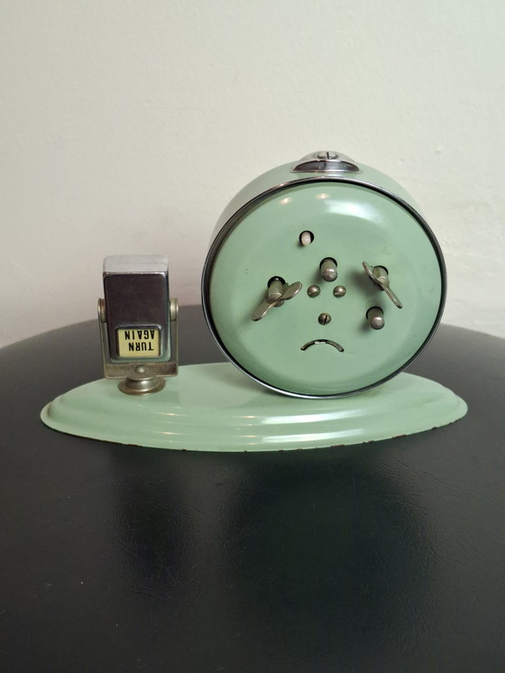 Image 1 of Vintage 1950's Klokje Met Eeuwigdurende Kalender