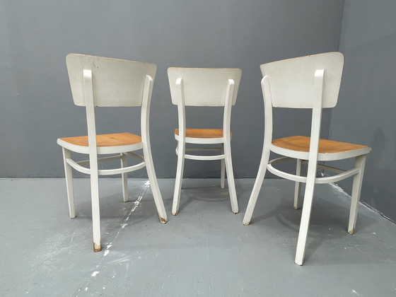Image 1 of Chaises de cuisine rétro en bois, années 1950, Tchécoslovaquie, lot de 3