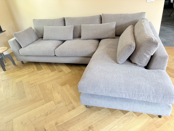 Image 1 of Gloednieuwe stoffen hoekbank kleur taupe ongebruikt