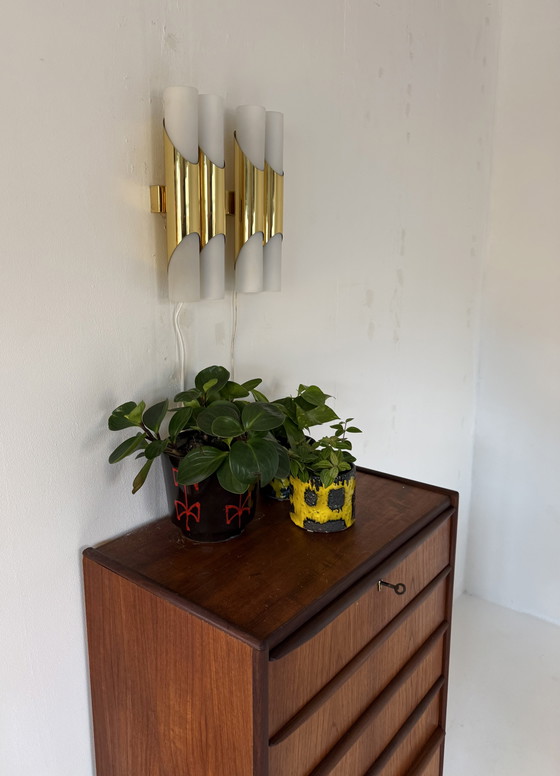 Image 1 of 2 appliques murales vintage en laiton et verre dépoli, Paul Neuhaus ‘70