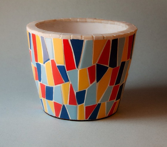 Image 1 of Ceramic vase decorated with modernist trencadís mosaic (Gaudí, Barcelona). Multipurpose mosaic vase.