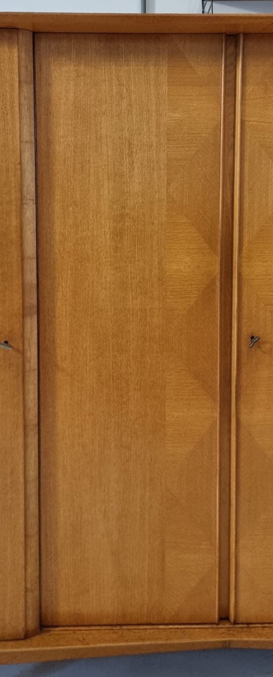 Image 1 of guardaroba di metà secolo