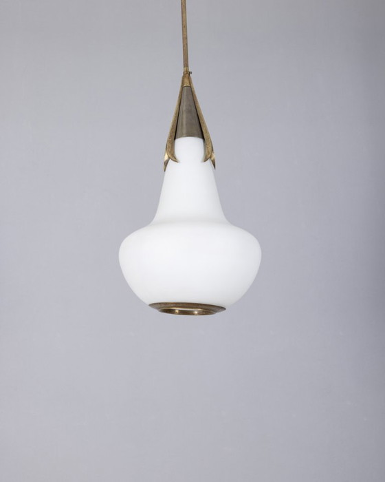 Image 1 of Vintage kroonluchter Stilnovo van messing en opaline glas uit 1960