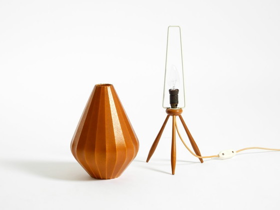 Image 1 of Sehr seltene, wunderschöne Mid-Century-Modern-Tischleuchte „Tripod Cocoon“.