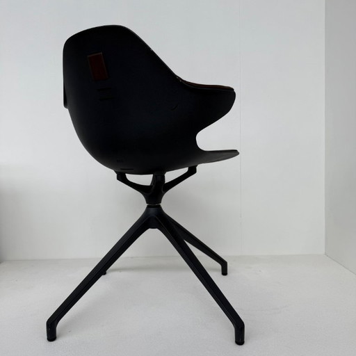 KFF swivel chair in brown leather