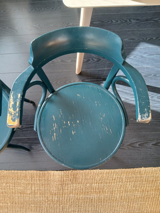 Zwei Thonet Stühle., Esszimmerstühle, Holz, Grün (Foto 8 von 17)