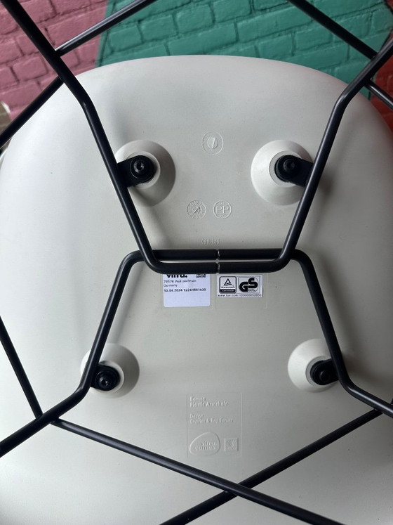 Vitra Eames LAR – Kuipstoelen, Metal, Plastic (photo 6 of 6)