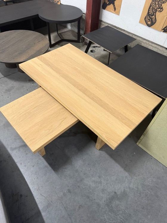 Image 1 of Tables basses en chêne massif