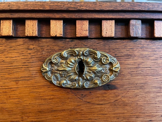 Image 1 of Niederländische antike Eichenkommode