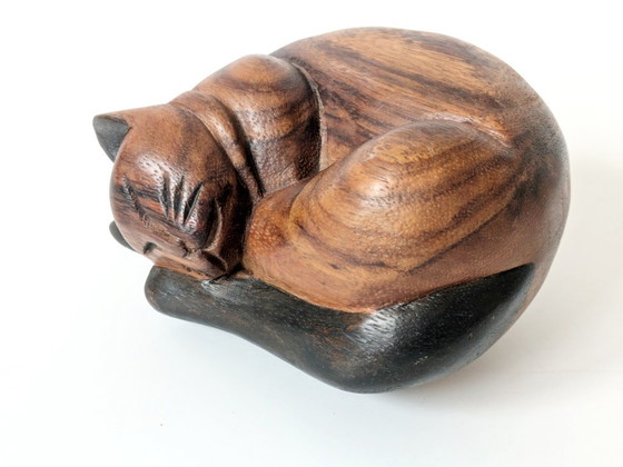 Image 1 of Figurine de chat siamois endormi à crinière de main | Teck milieu du siècle