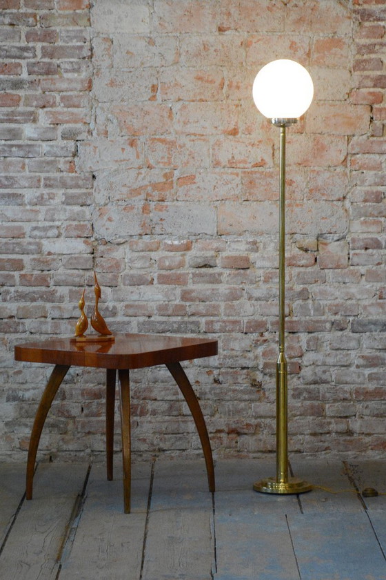 Gerestaureerde staande lamp uit het midden van de 20e eeuw, messing, opaalglas, Frankrijk, jaren 60. (photo 3 of 10)