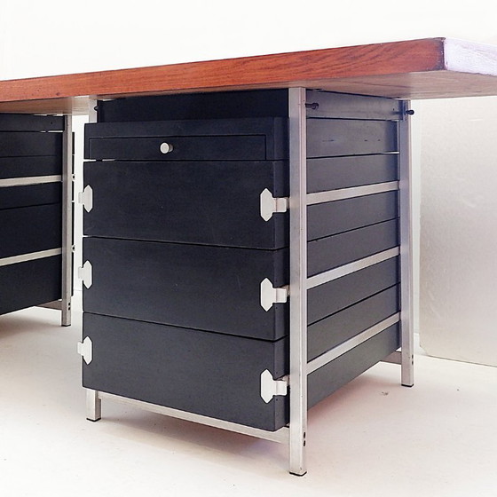 Image 1 of Escritorio compuesto por pedestales de madera de Bergwood y tablero con chapa de madera Boomerang - década de 1970