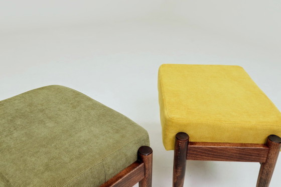 Image 1 of Tabouret scandinavo verde giallo velours côtelé Lotto di 2
