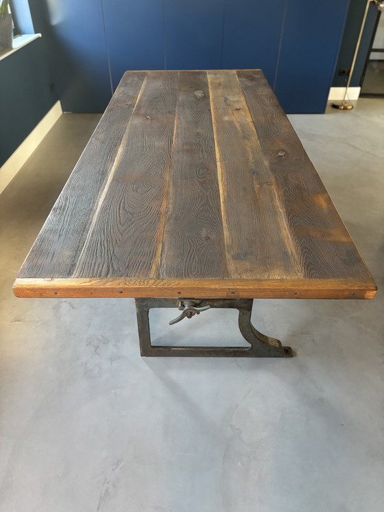 Image 1 of Table de salle à manger industrielle unique