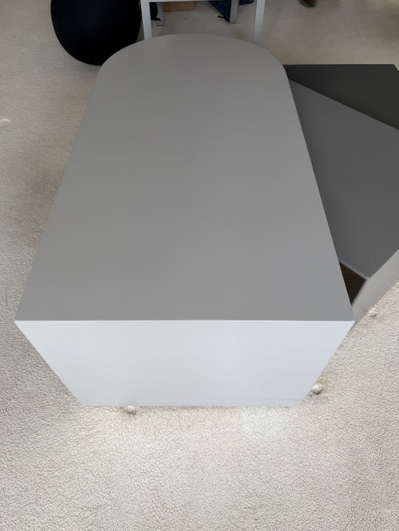 Image 1 of Leolux Cyclo coffee table, grey