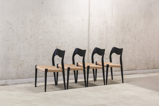 6 sedie da pranzo modello 71 di Niels Otto Moller, tinte di nero con seduta in corda di carta