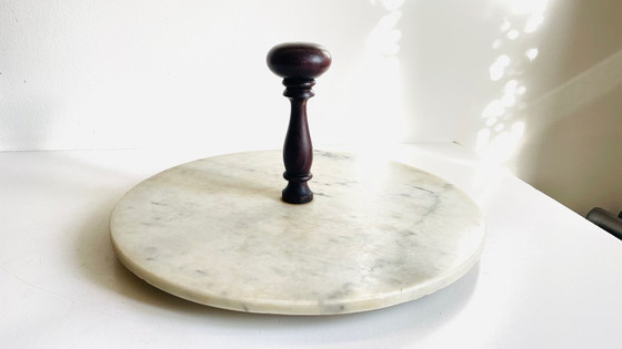 Image 1 of Tagliere per formaggi in marmo e legno d'epoca