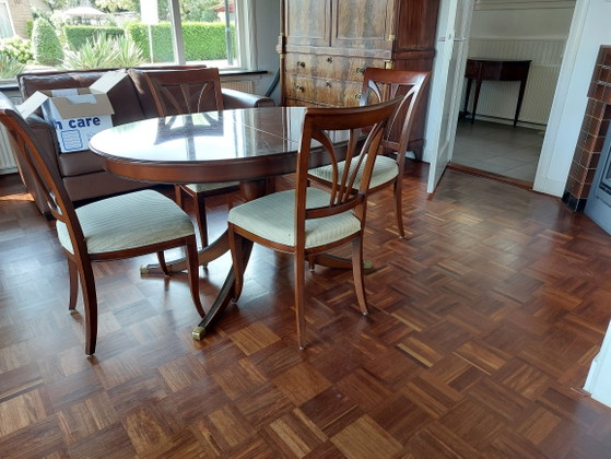 Mesa de comedor extensible con cuatro sillas a juego y mesa de centro. – Selva, Conjuntos de comedor, Wood (photo 7 of 10)