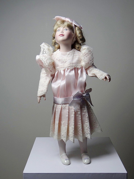Poupée En Porcelaine Fillette En Robe Franklin Heirloom Doll 1989