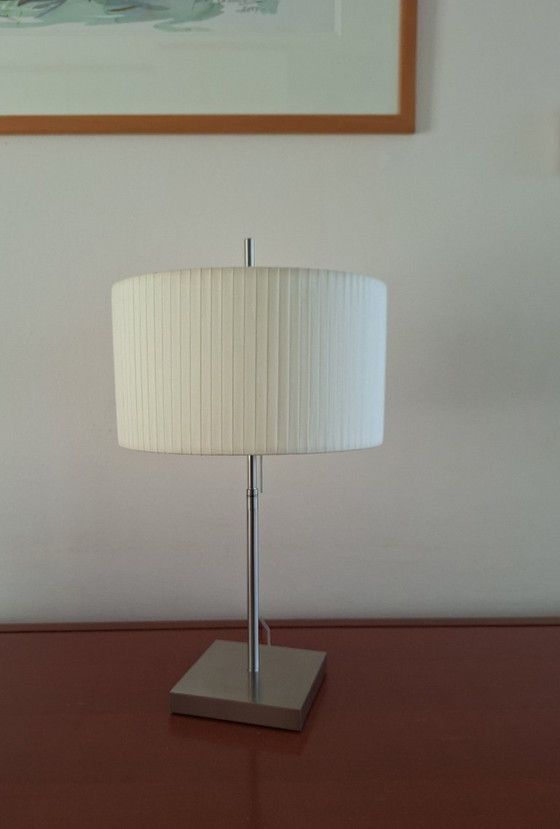 Image 1 of Lampada da tavolo Philips Lirio Design