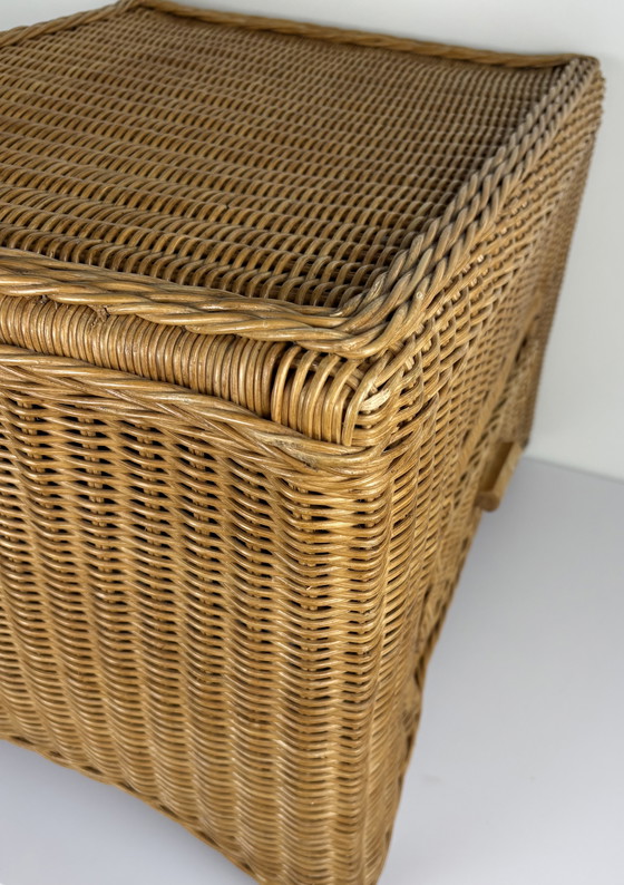 Image 1 of Table basse vintage en rotin avec tiroir table de chevet / table d'appoint