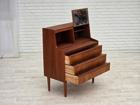 Image 1 of Deense commode uit de jaren 70 met een inklapbare spiegel, gemaakt van teakhout.