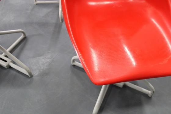 Image 1 of 1960er Jahre Miroslav Navratil Satz von acht Stühlen aus Fiberglas für Vertex, Tschechoslowakei