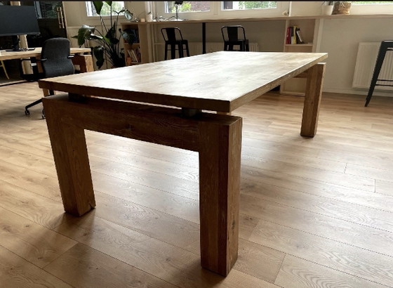 Studio Mesa Massivholz-Esstisch aus Eiche, 200 × 100 cm, Esszimmergarnitur, Braun (Foto 4 von 5)