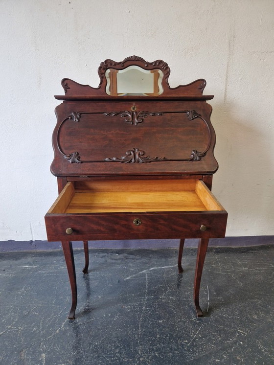 Image 1 of Escritorio de secretaria para damas Art Nouveau