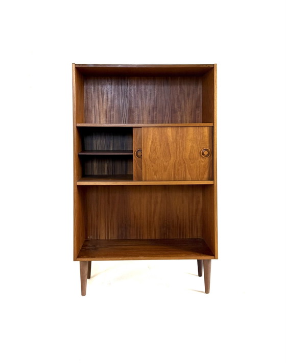 Image 1 of Vintage Deense boekenkast met schuifdeuren ‘60