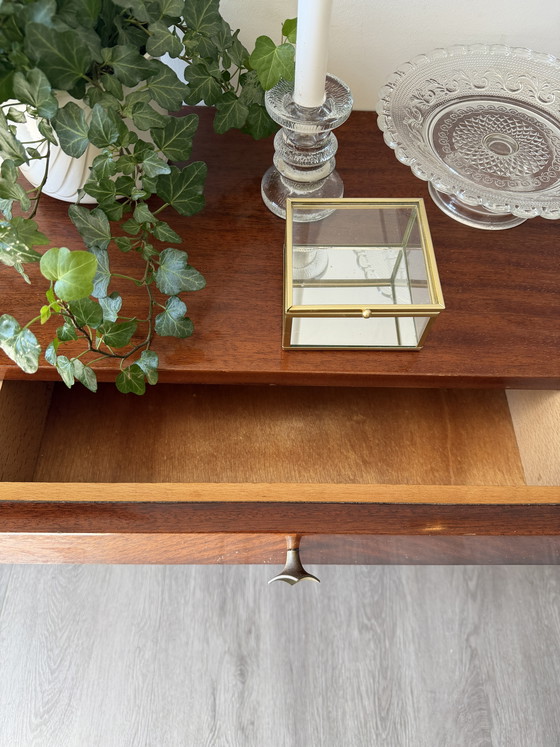 Image 1 of Kleiner Beistelltisch mit Schublade