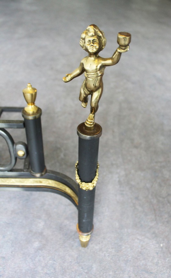 Image 1 of Paar vuurbokken en houtblokkenhouders van gietijzer en verguld brons, Empire-stijl, begin 19e eeuw