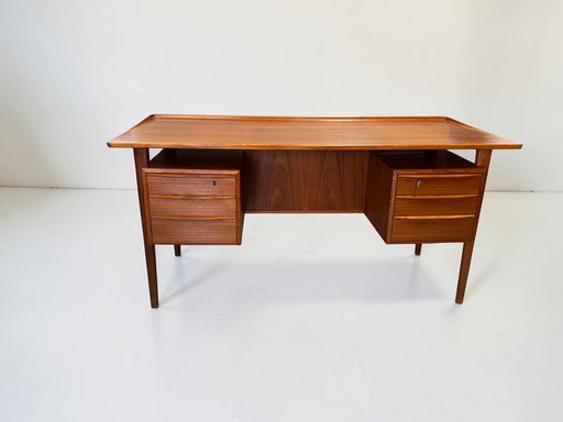 Vintage Deens teakhouten directiebureau van Peter Løvig Nielsen, 1973 – Scandinavian