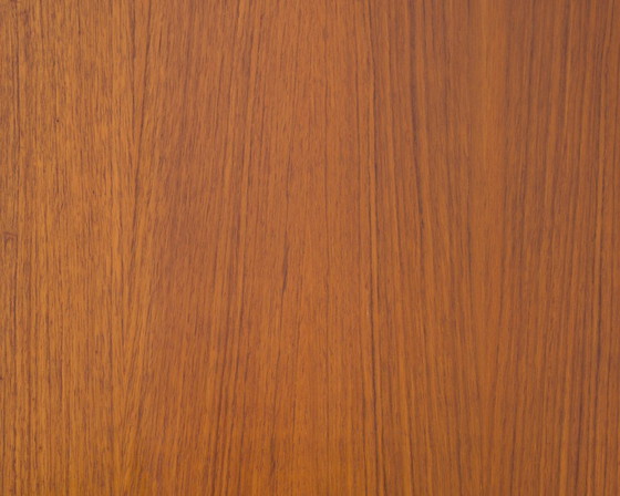 Image 1 of Cassettiera a due ante in teak degli anni '60 con struttura in metallo nero.