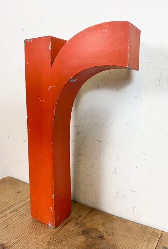 Image 1 of Lettera R in ferro rosso vintage, anni '70