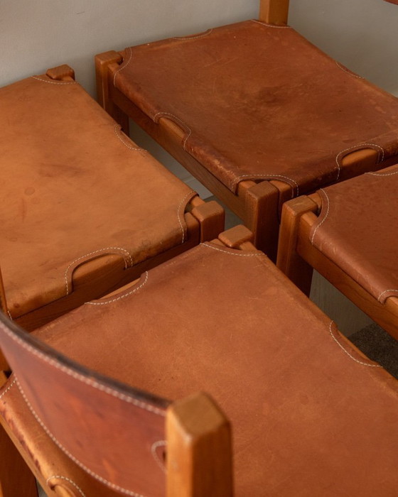 Image 1 of Brutalistische eetkamerstoelen van iepenhout en leer van Maison Regain, jaren 70, set van 4