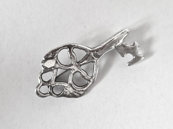 Image 1 of Broche clé en argent de Suède - Poinçonnée