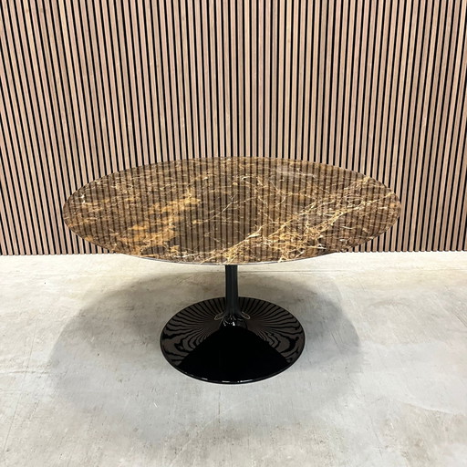 Knoll Saarinen table haute tulipe - 137 cm - brun emperador