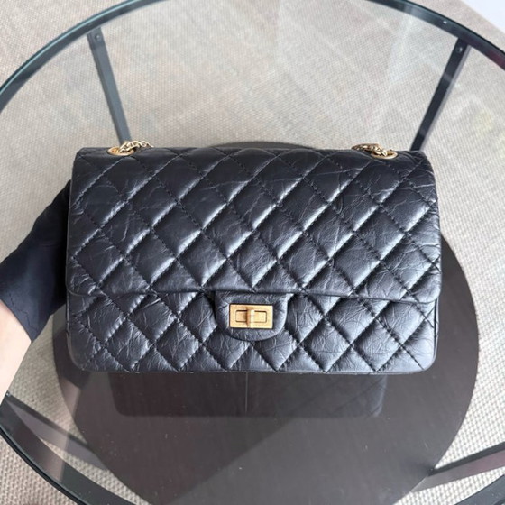Image 1 of Chanel 2.55 Reissue 226 - 28CM Gewatteerd verouderd kalfsleer Zwart Goudkleurige hardware