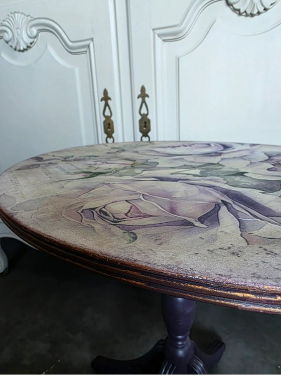 Image 1 of **Violet Romance side table**