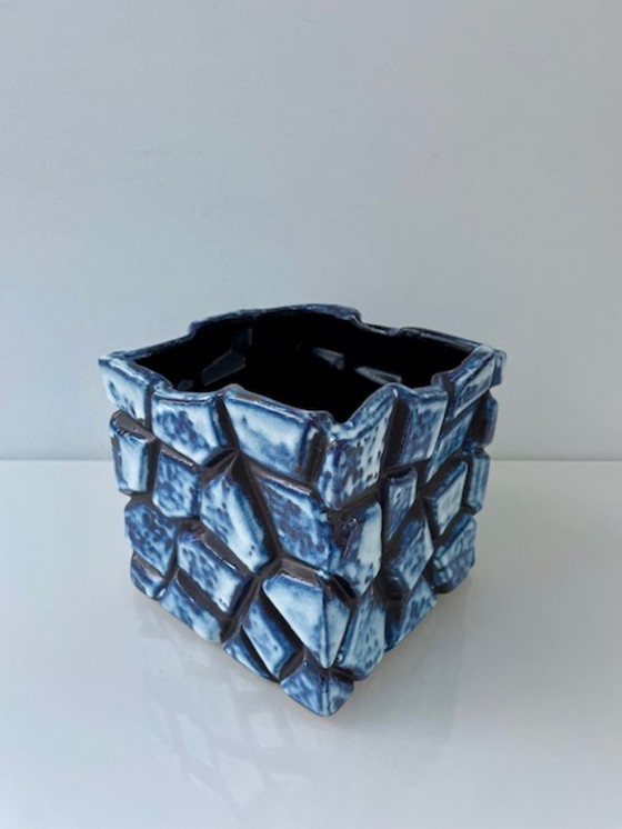 Image 1 of Square handmade flower pot with crackle design