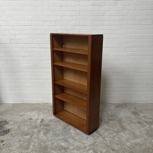 Librería vintage de roble